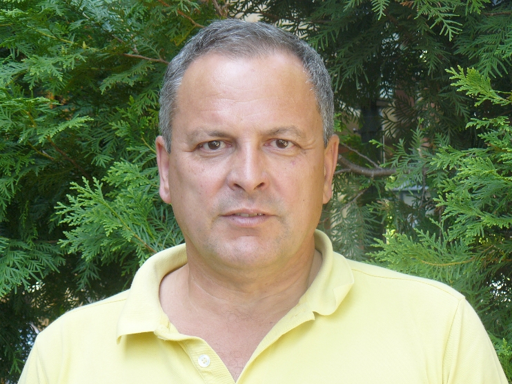 Между двата коша.Божидар Христов: „Бяхме баскетболни момчета с треньор, който ни даде възможност да 
